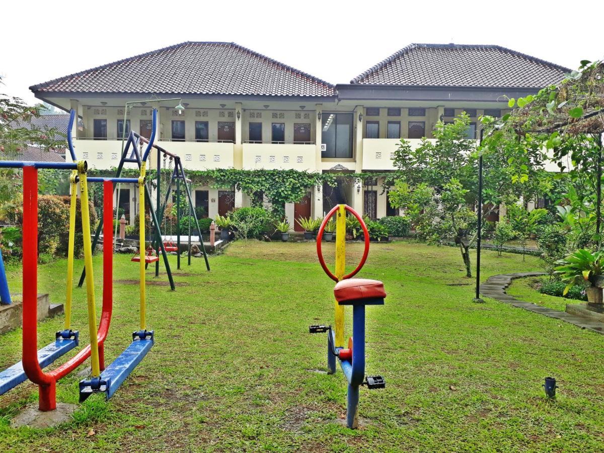 Taman Teratai Hotel