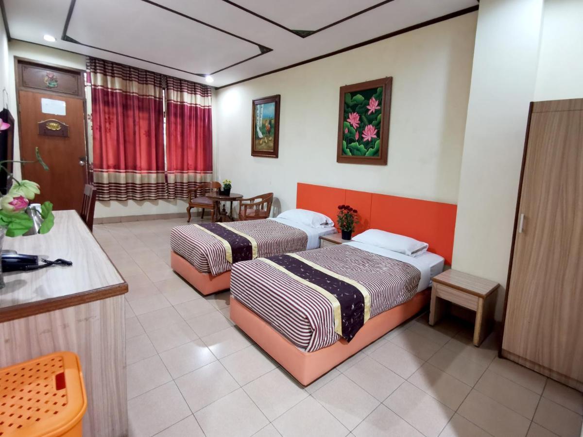 Taman Teratai Hotel 3*