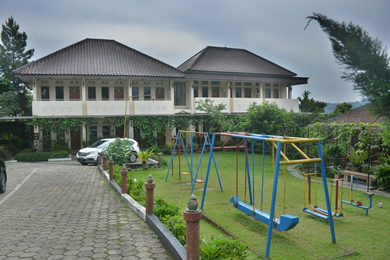 Taman Teratai 3* Puncak