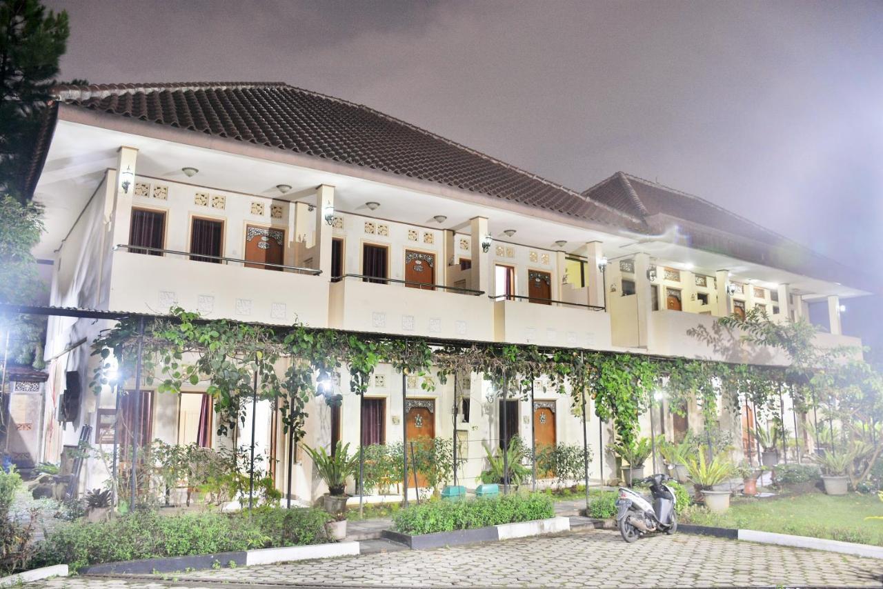 Taman Teratai 3* Puncak