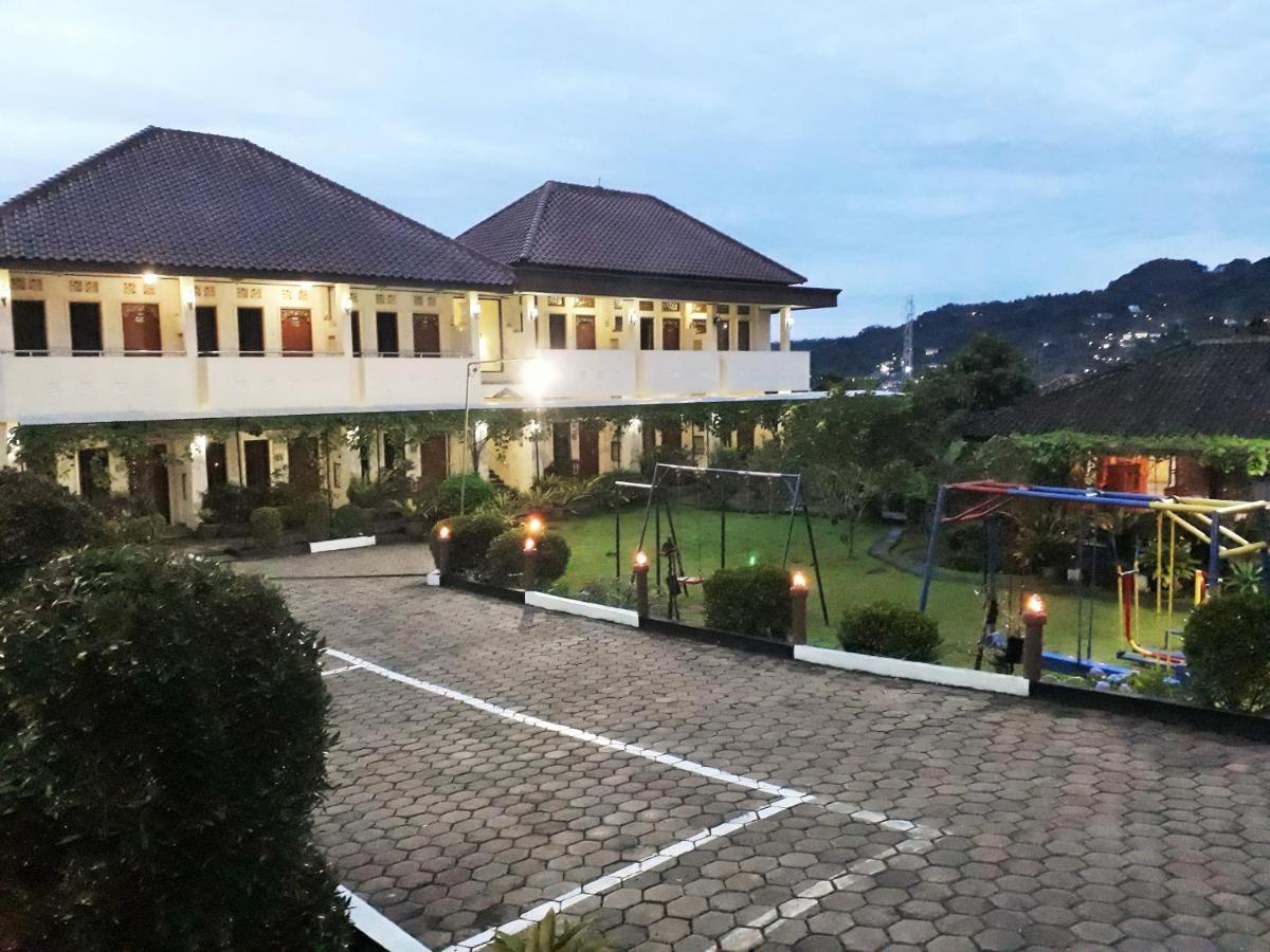 Hotel Taman Teratai